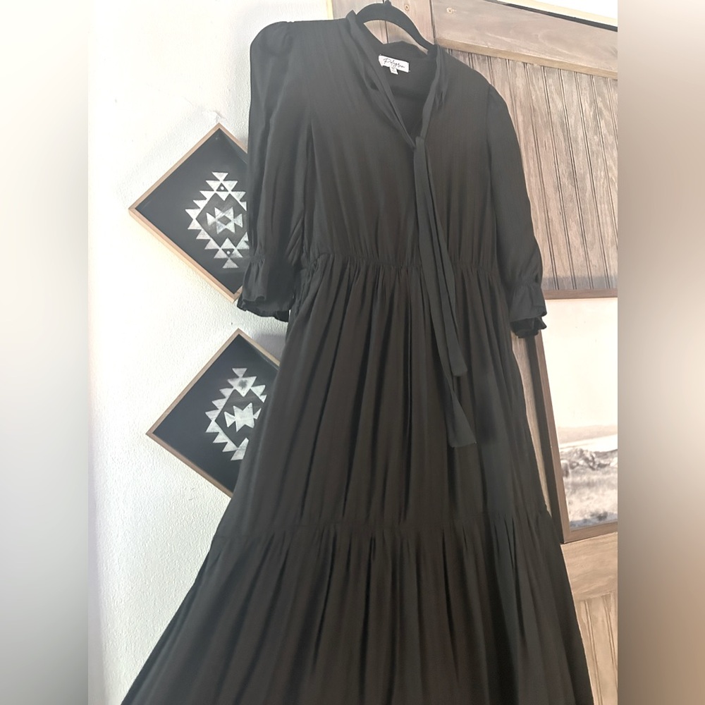 Black Maxi Dress 🖤